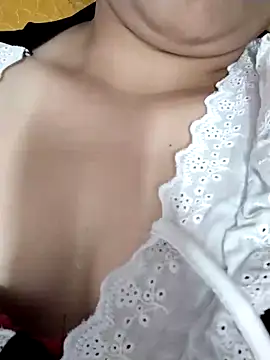 Snapshot of LLuna_sexyy chatting on 05/20/26, 06:54 LLuna sexyy online show from 05/20/26, 06:54