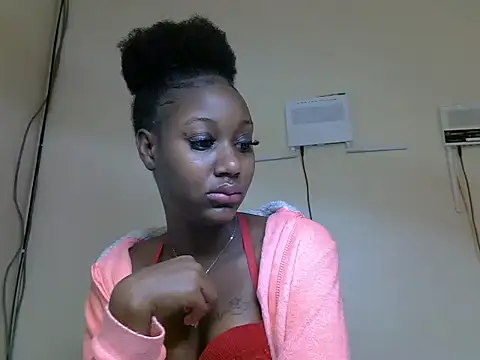 Snapshot of Pretty_kitty48 chatting on 06/27/26, 12:55 Pretty kitty48 online show from 06/27/26, 12:55