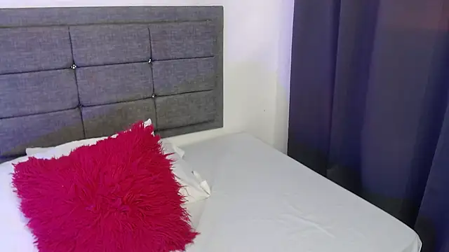 Emily milfF online show from 06/02/26, 11:43