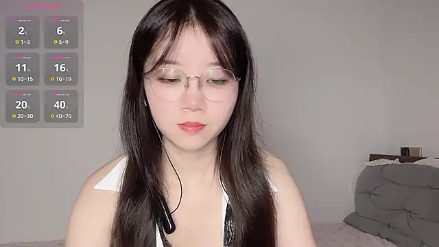 Snapshot of 77-Vicky chatting on 07/12/26, 09:10 77-Vicky online show from 07/12/26, 09:10