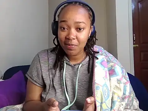 Snapshot of atara_seren chatting on 06/16/26, 07:36 atara seren online show from 06/16/26, 07:36