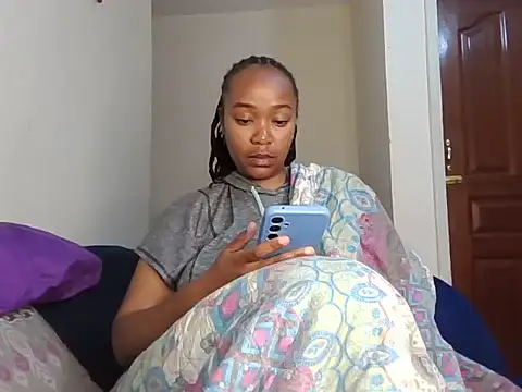 Snapshot of atara_seren chatting on 06/17/26, 11:25 atara seren online show from 06/17/26, 11:25
