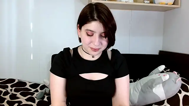 Snapshot of Oriana_secret chatting on 06/17/26, 04:23 Oriana secret online show from 06/17/26, 04:23