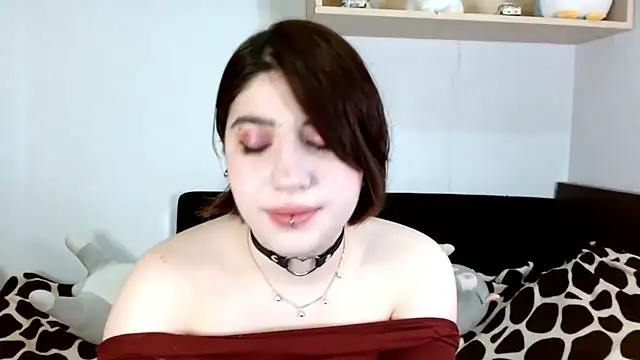 Snapshot of Oriana_secret chatting on 06/27/26, 04:07 Oriana secret online show from 06/27/26, 04:07