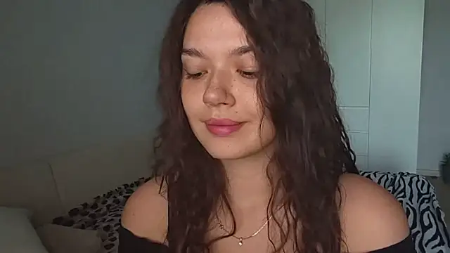 Snapshot of Vicki_queen chatting on 06/27/26, 05:13 Vicki queen online show from 06/27/26, 05:13