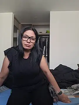 Snapshot of Scarlett_Valnyx chatting on 05/18/26, 08:13 Scarlett Valnyx online show from 05/18/26, 08:13