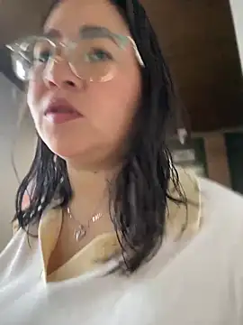 AlissBluumm online show from 06/16/26, 11:32