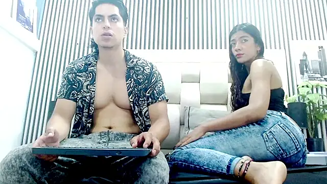 Alexa And Alex online show from 05/21/26, 12:46
