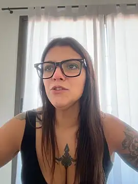 Snapshot of lilylovelesss chatting on 06/27/26, 02:12 lilylovelesss online show from 06/27/26, 02:12