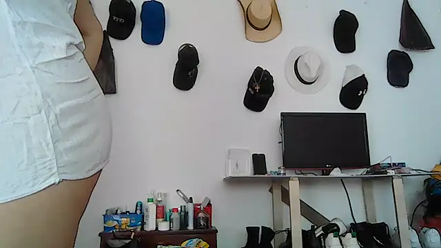 Snapshot of Layla-Astrum chatting on 07/07/26, 12:52 Layla-Astrum online show from 07/07/26, 12:52