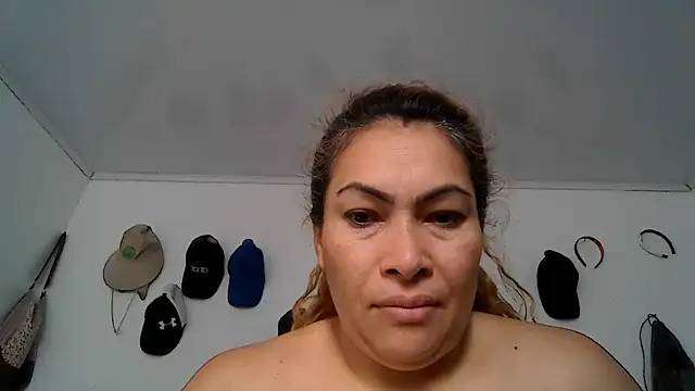 Layla-Astrum online show from 05/21/26, 12:46