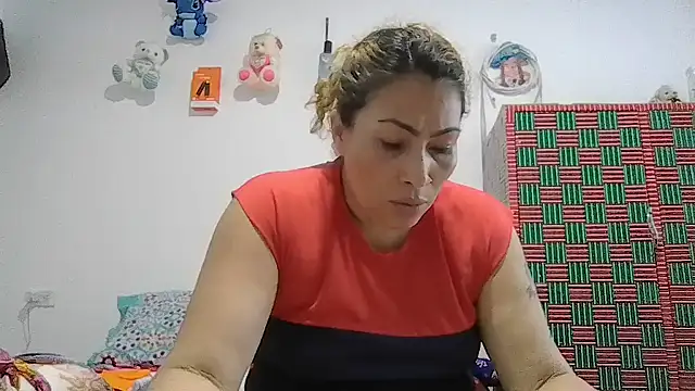 Snapshot of Layla-Astrum chatting on 06/05/26, 06:46 Layla-Astrum online show from 06/05/26, 06:46