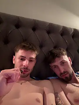 Snapshot of boyfriends24h chatting on 05/18/26, 08:13 boyfriends24h online show from 05/18/26, 08:13