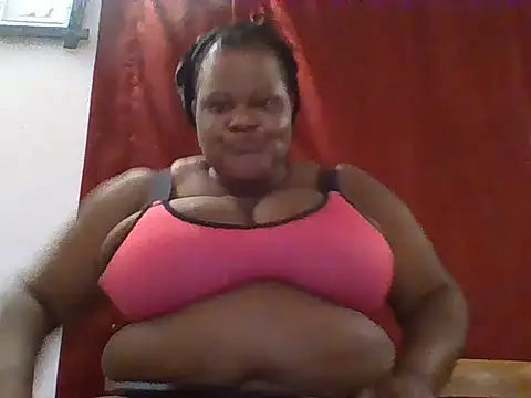Snapshot of Sexy_boobiess chatting on 06/17/26, 02:00 Sexy boobiess online show from 06/17/26, 02:00