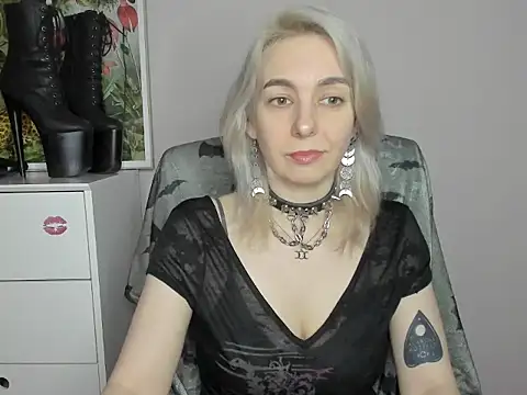 Snapshot of velvetanne chatting on 06/05/26, 06:51 velvetanne online show from 06/05/26, 06:51
