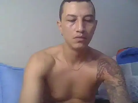 Snapshot of Andreesr chatting on 07/13/26, 12:37 Andreesr online show from 07/13/26, 12:37