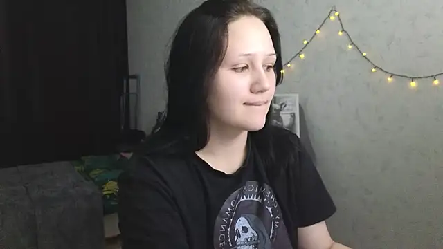 Snapshot of Tori_cute chatting on 05/20/26, 12:24 Tori cute online show from 05/20/26, 12:24