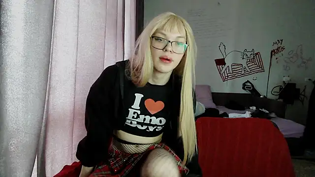 Snapshot of Langelololi chatting on 06/01/26, 06:02 Langelololi online show from 06/01/26, 06:02