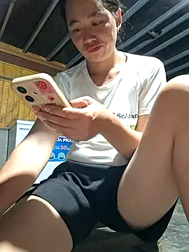 Mila 00 online show from 06/23/26, 12:47