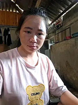 Mila 00 online show from 05/19/26, 08:21