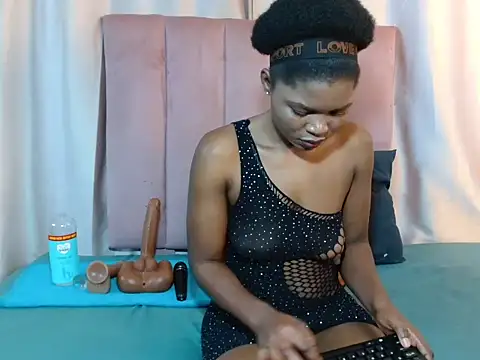 Snapshot of Tianaah chatting on 06/02/26, 06:24 Tianaah online show from 06/02/26, 06:24