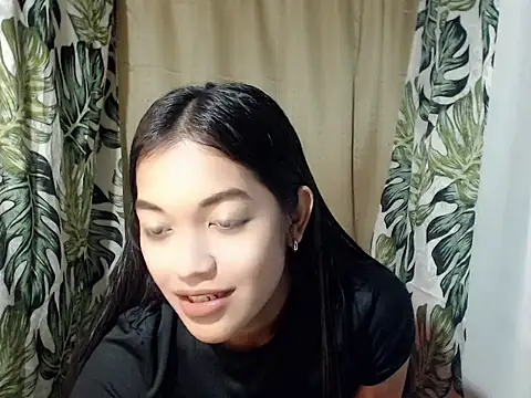 Snapshot of itsme_gwen chatting on 06/01/26, 10:48 itsme gwen online show from 06/01/26, 10:48