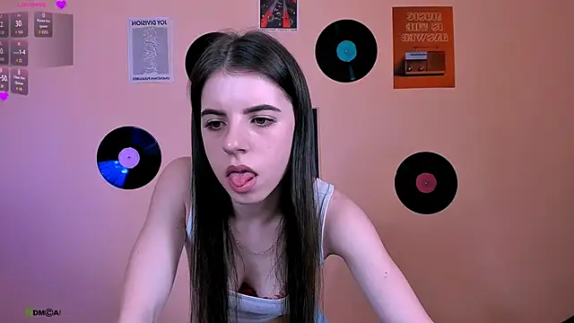 lyra desire online show from 06/15/26, 12:01