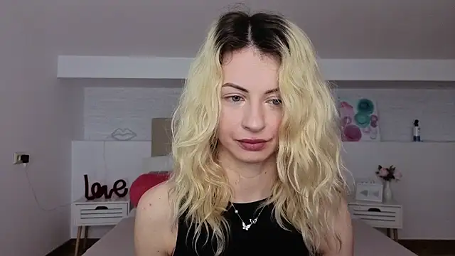 Snapshot of Fallen-angel1- chatting on 05/29/26, 01:39 Fallen-angel1- online show from 05/29/26, 01:39