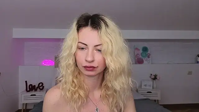 Snapshot of Fallen-angel1- chatting on 05/22/26, 01:31 Fallen-angel1- online show from 05/22/26, 01:31