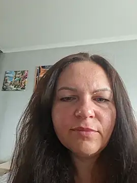 Snapshot of Meri_a chatting on 07/10/26, 05:18 Meri a online show from 07/10/26, 05:18