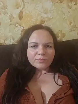 Snapshot of Meri_a chatting on 07/10/26, 05:24 Meri a online show from 07/10/26, 05:24