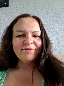 Snapshot of Meri_a chatting on 06/02/26, 01:22 Meri a online show from 06/02/26, 01:22