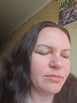 Snapshot of Meri_a chatting on 06/19/26, 04:29 Meri a online show from 06/19/26, 04:29