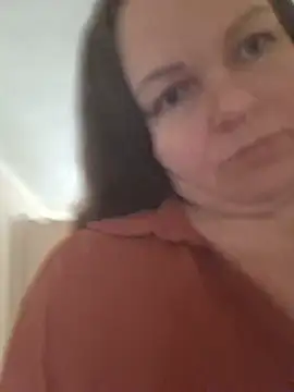 Snapshot of Meri_a chatting on 07/11/26, 10:37 Meri a online show from 07/11/26, 10:37