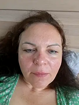 Snapshot of Meri_a chatting on 06/05/26, 06:29 Meri a online show from 06/05/26, 06:29