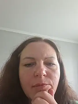 Snapshot of Meri_a chatting on 07/17/26, 07:05 Meri a online show from 07/17/26, 07:05