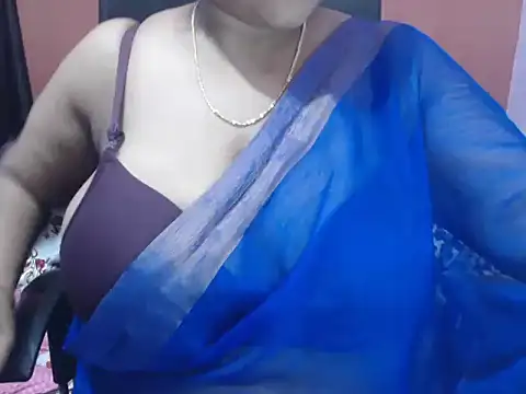Snapshot of Madina_12 chatting on 05/21/26, 06:27 Madina 12 online show from 05/21/26, 06:27