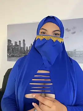 Amira 002 online show from 05/20/26, 01:19