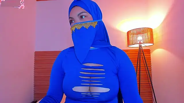 Amira 002 online show from 06/01/26, 02:17