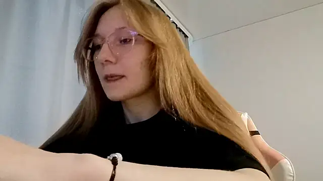 LauraTurber online show from 05/26/26, 03:10