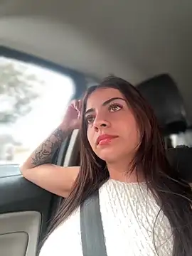 Hanna Cruz  online show from 06/06/26, 05:18