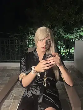 Snapshot of lanadoll20 chatting on 07/01/26, 12:44 lanadoll20 online show from 07/01/26, 12:44