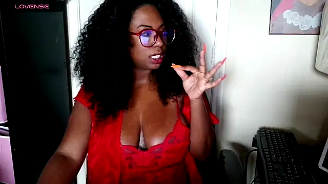 Snapshot of CyndyLouWho chatting on 06/22/26, 04:26 CyndyLouWho online show from 06/22/26, 04:26
