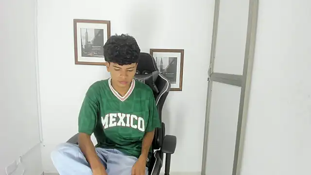 Snapshot of jacob_cum23 chatting on 07/10/26, 02:06 jacob cum23 online show from 07/10/26, 02:06