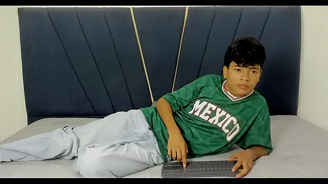 Snapshot of jacob_cum23 chatting on 06/09/26, 02:18 jacob cum23 online show from 06/09/26, 02:18