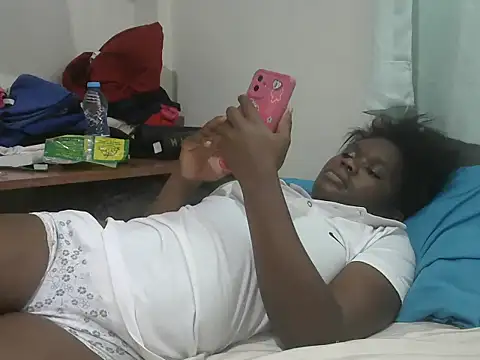Snapshot of ebony_swit chatting on 06/03/26, 06:25 ebony swit online show from 06/03/26, 06:25
