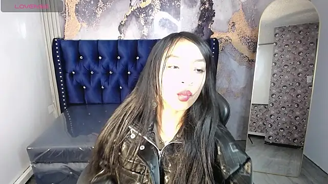 Adarasuri v online show from 05/31/26, 03:12
