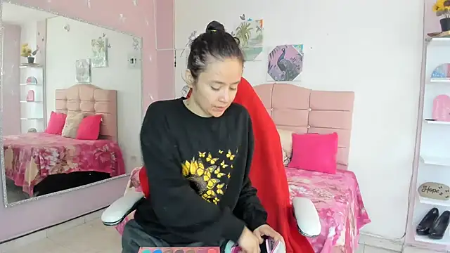 ivyyemerald  online show from 07/08/26, 01:56