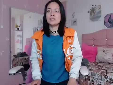 ivyyemerald  online show from 05/28/26, 12:22