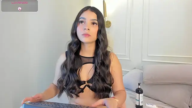 Snapshot of Alana_cutte chatting on 05/23/26, 05:28 Alana cutte online show from 05/23/26, 05:28